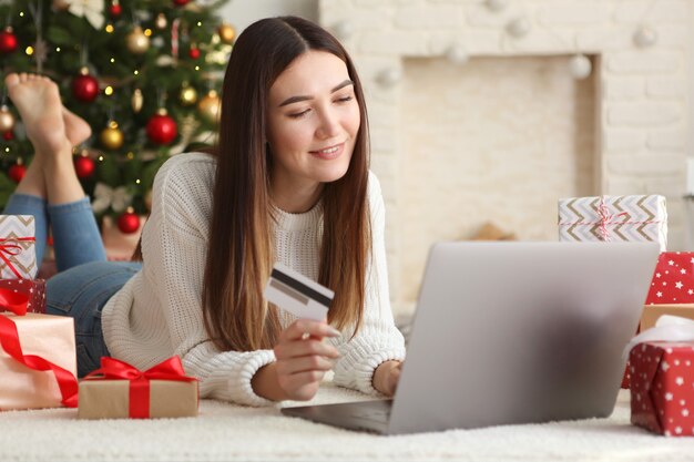 Blog - Maximizing Sales during the Holiday Season: Strategies for eCommerce Enhancement